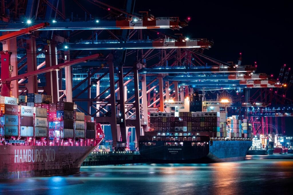 Imagem ilustra o processo de exportação no porto, representando os Estados brasileiros que mais exportam produtos atualmente, com base em pesquisa feita pela B2Gether na plataforma Comex Stat.