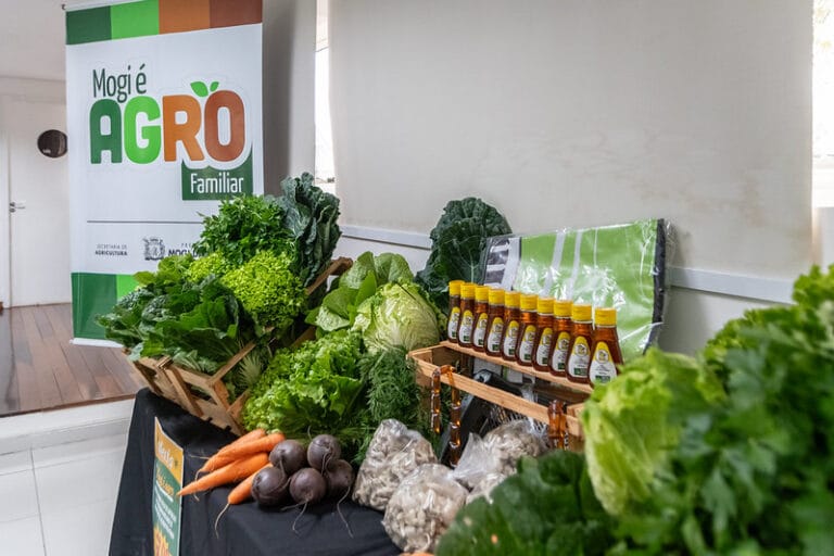 Imagem de um evento de agricultura familiar, registrada pelo fotógrafo Tiago Morais, que ilustra as exportações de Mogi das Cruzes e alguns dos produtos que Mogi das Cruzes mais exporta atualmente.